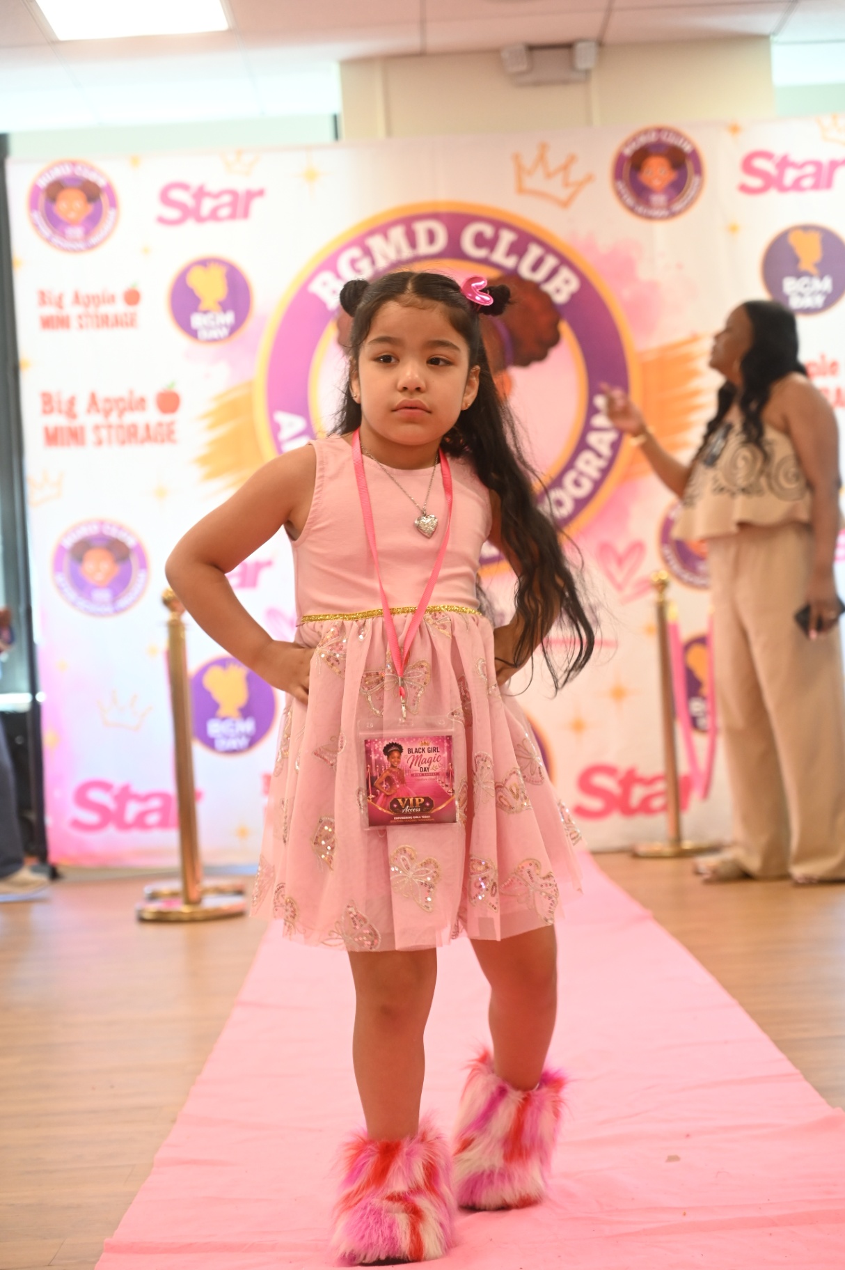 Pink Carpet Arrivals photo 12