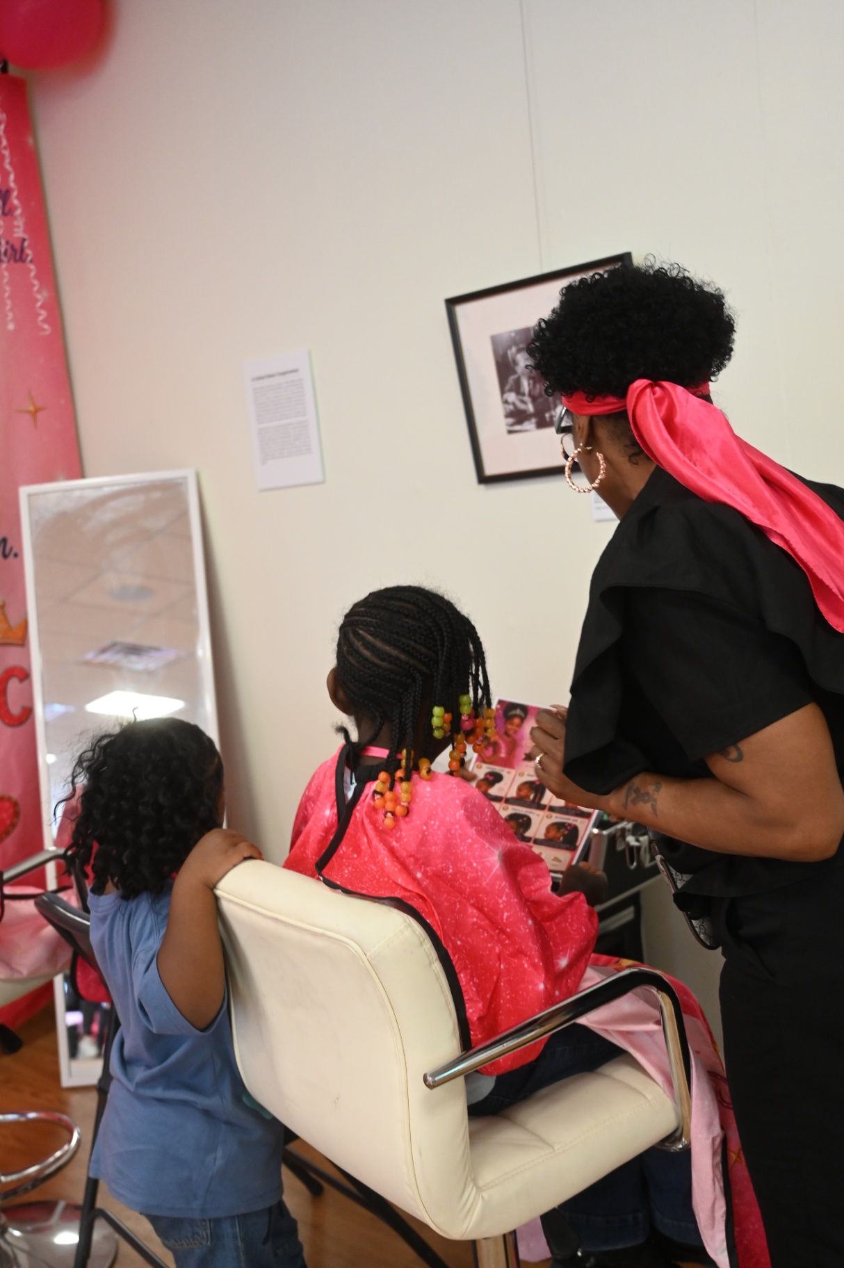 Hair & Nail Salon photo 7