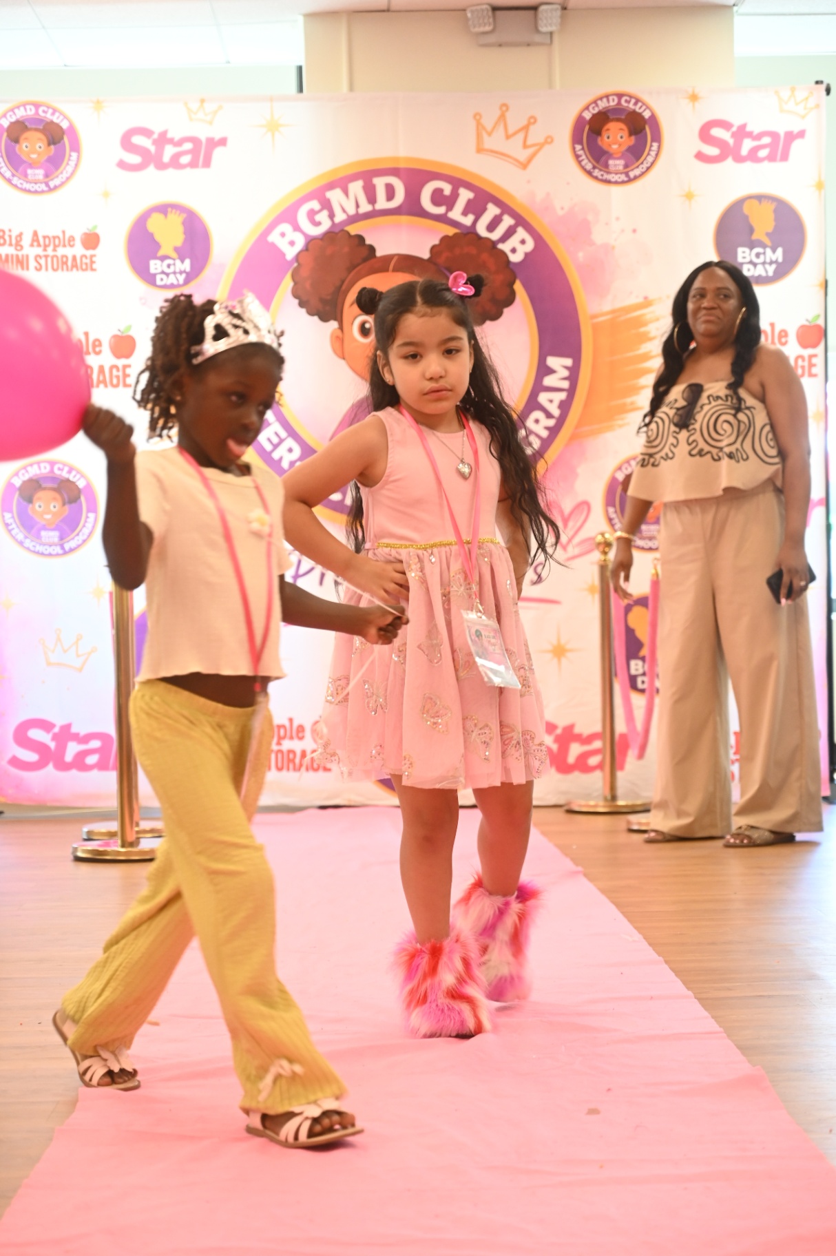 Pink Carpet Arrivals photo 11